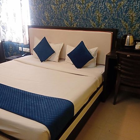 Hotel Janki International 3 Km From Kashi Vishwanath Temple Free Pickup From Railway Station Váránaszi Kültér fotó