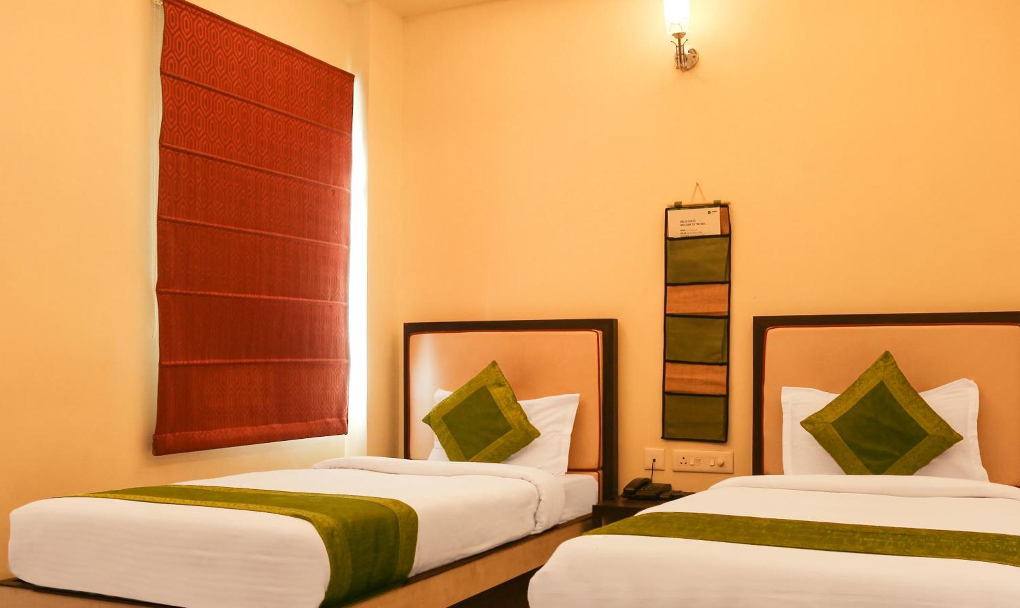 Hotel Janki International 3 Km From Kashi Vishwanath Temple Free Pickup From Railway Station Váránaszi Kültér fotó