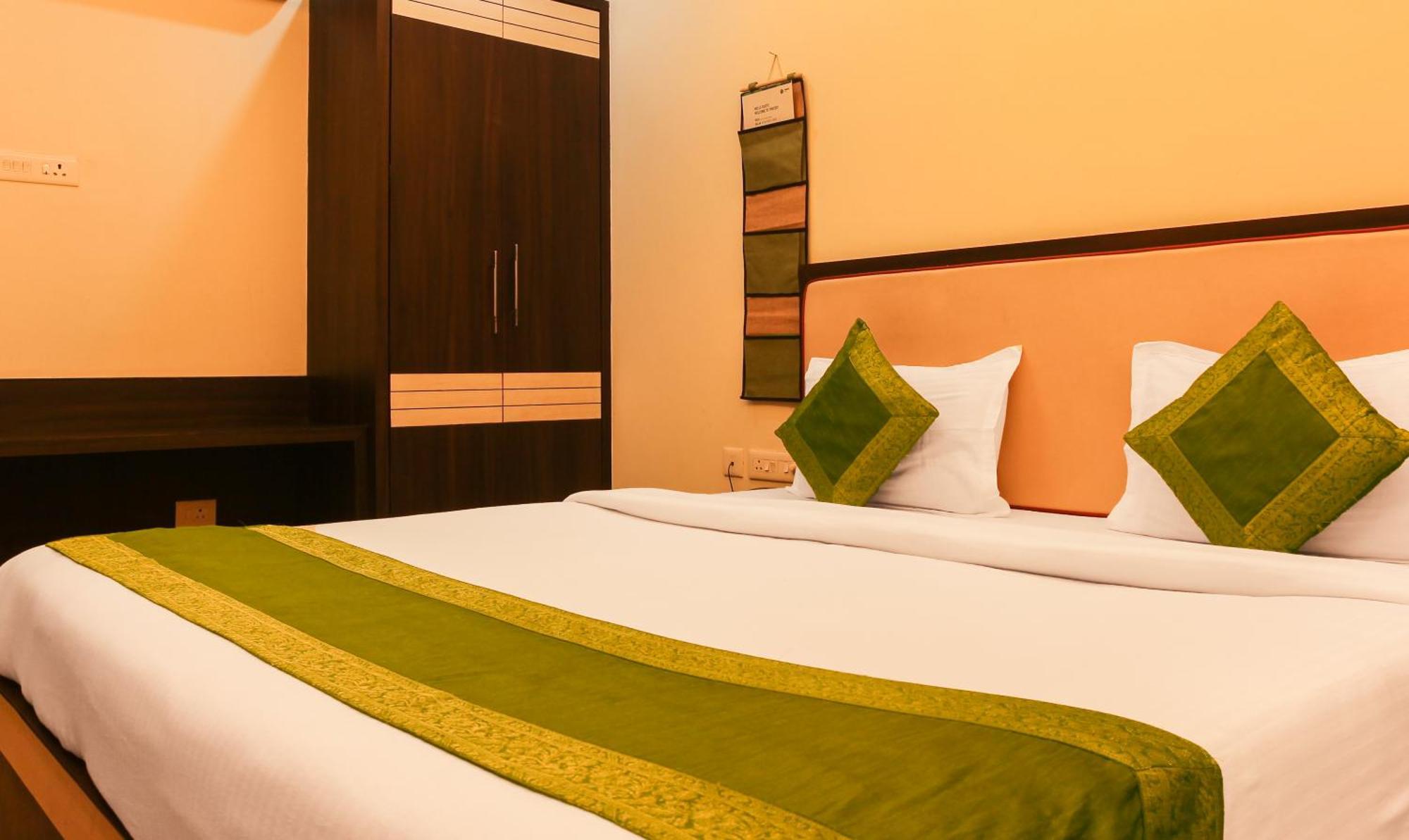 Hotel Janki International 3 Km From Kashi Vishwanath Temple Free Pickup From Railway Station Váránaszi Kültér fotó