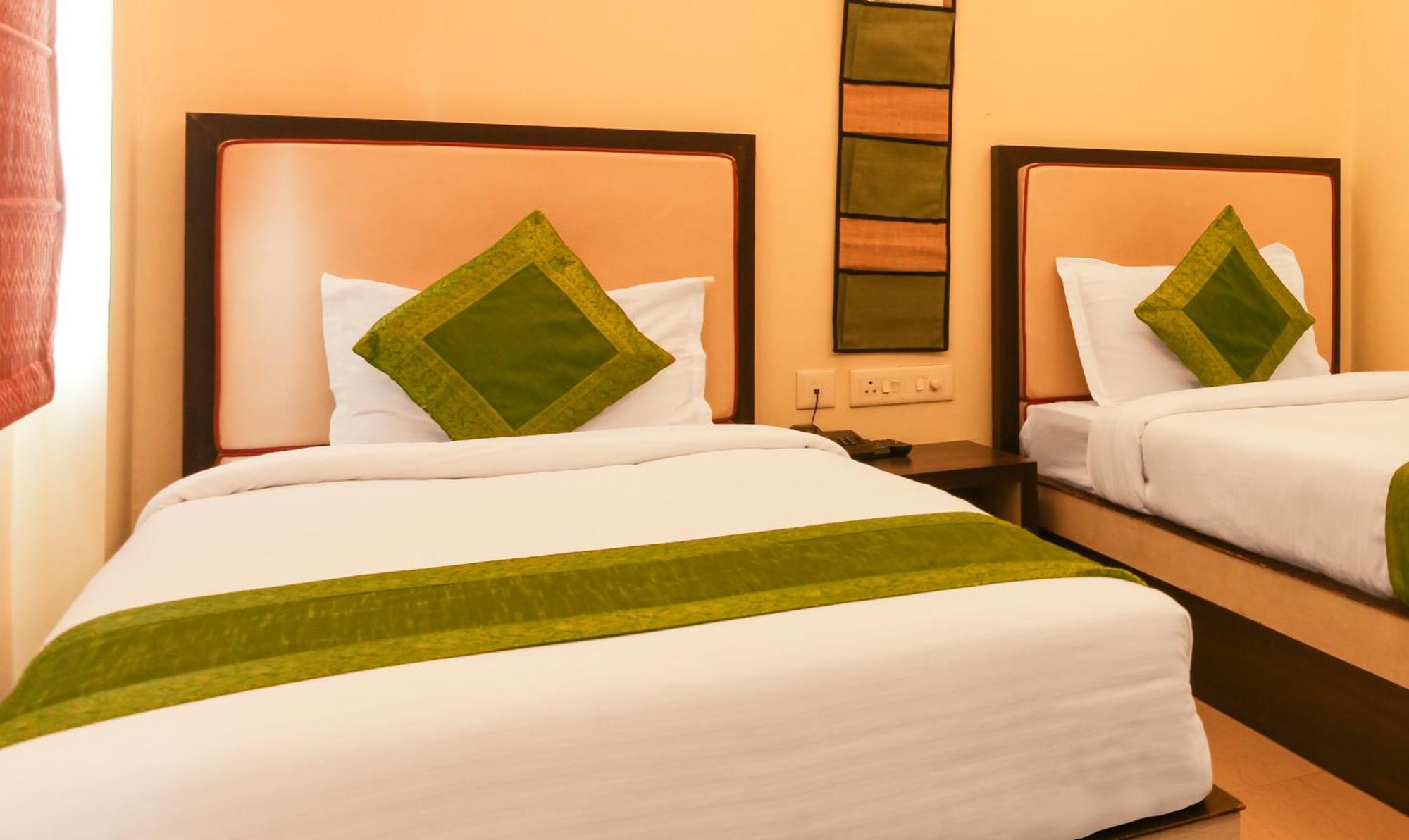 Hotel Janki International 3 Km From Kashi Vishwanath Temple Free Pickup From Railway Station Váránaszi Kültér fotó