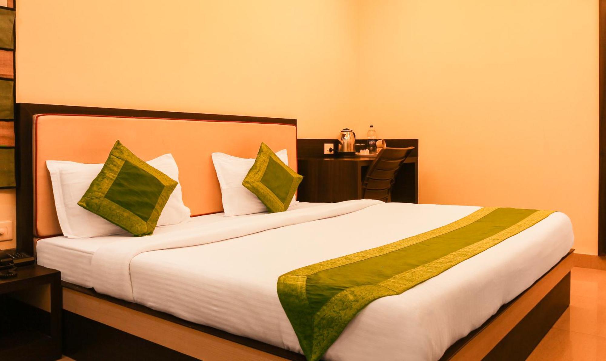 Hotel Janki International 3 Km From Kashi Vishwanath Temple Free Pickup From Railway Station Váránaszi Kültér fotó