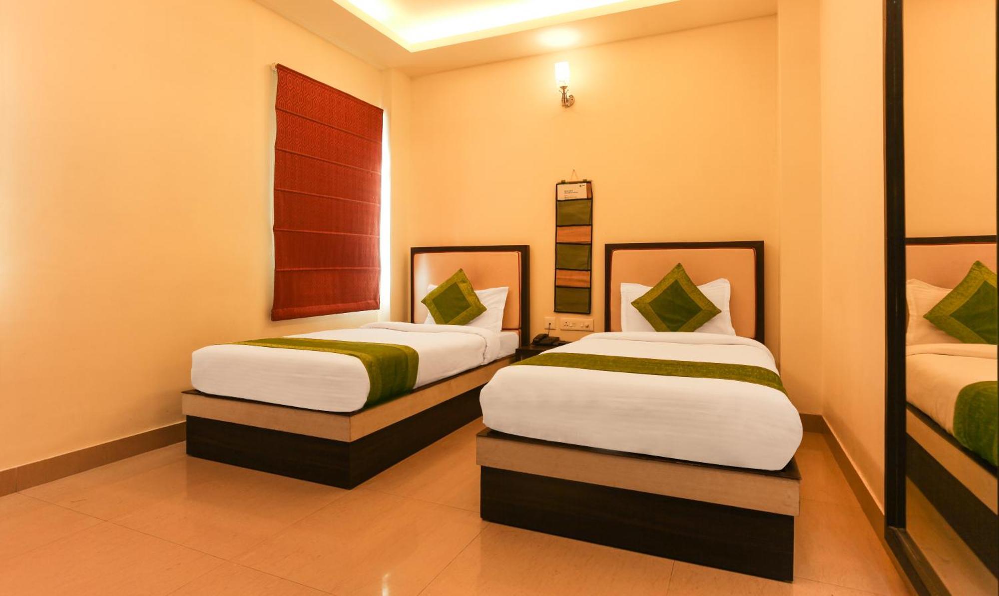 Hotel Janki International 3 Km From Kashi Vishwanath Temple Free Pickup From Railway Station Váránaszi Kültér fotó
