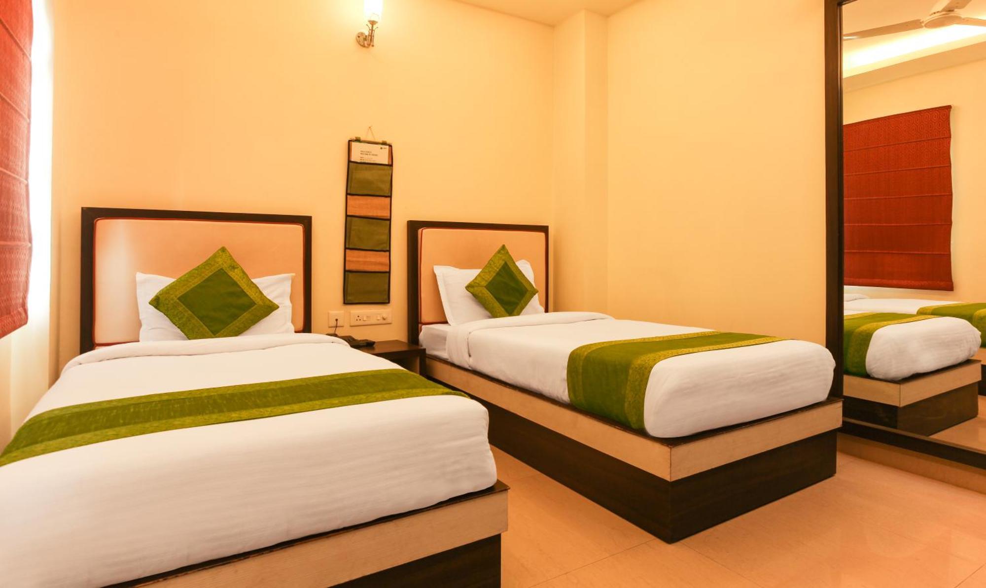 Hotel Janki International 3 Km From Kashi Vishwanath Temple Free Pickup From Railway Station Váránaszi Kültér fotó