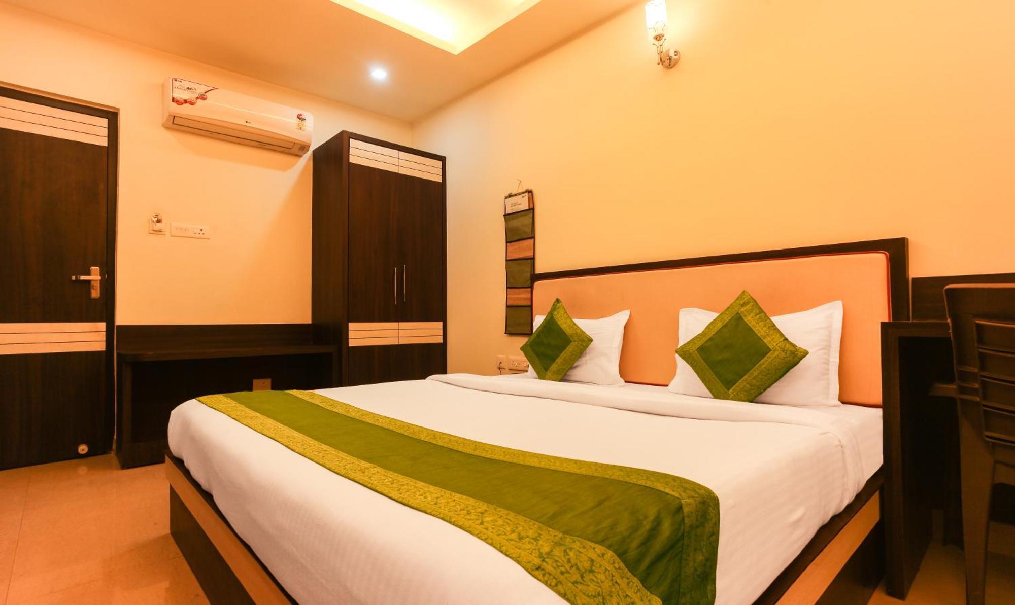 Hotel Janki International 3 Km From Kashi Vishwanath Temple Free Pickup From Railway Station Váránaszi Kültér fotó
