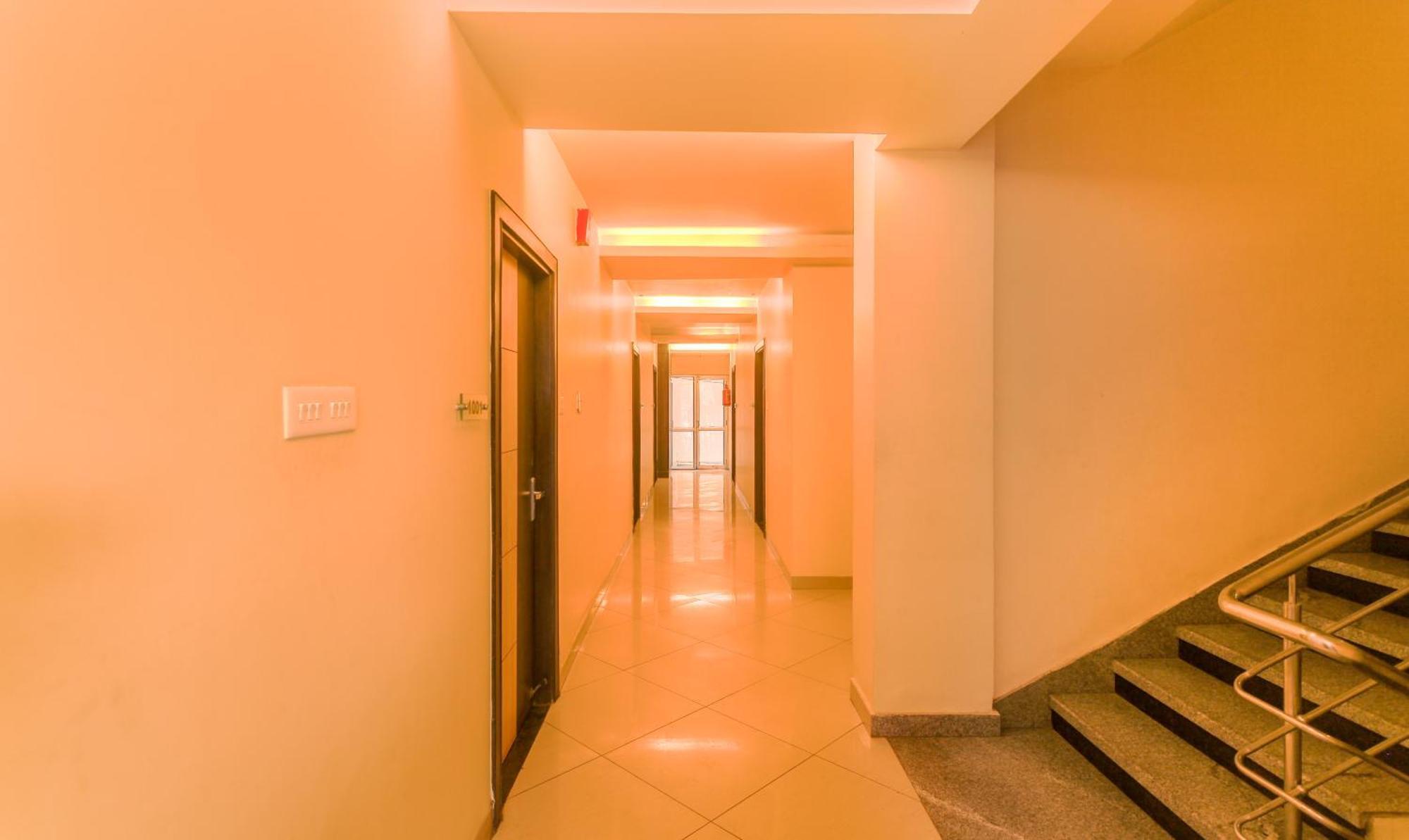 Hotel Janki International 3 Km From Kashi Vishwanath Temple Free Pickup From Railway Station Váránaszi Kültér fotó