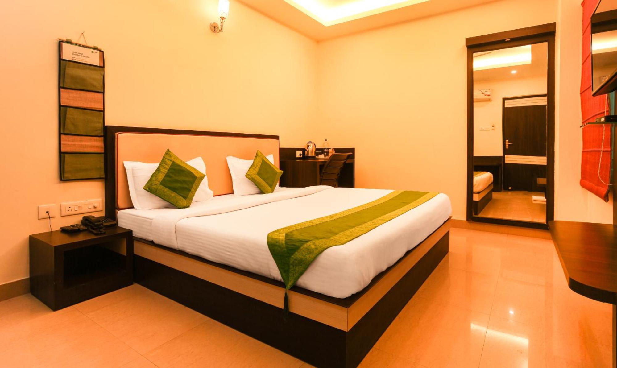 Hotel Janki International 3 Km From Kashi Vishwanath Temple Free Pickup From Railway Station Váránaszi Kültér fotó