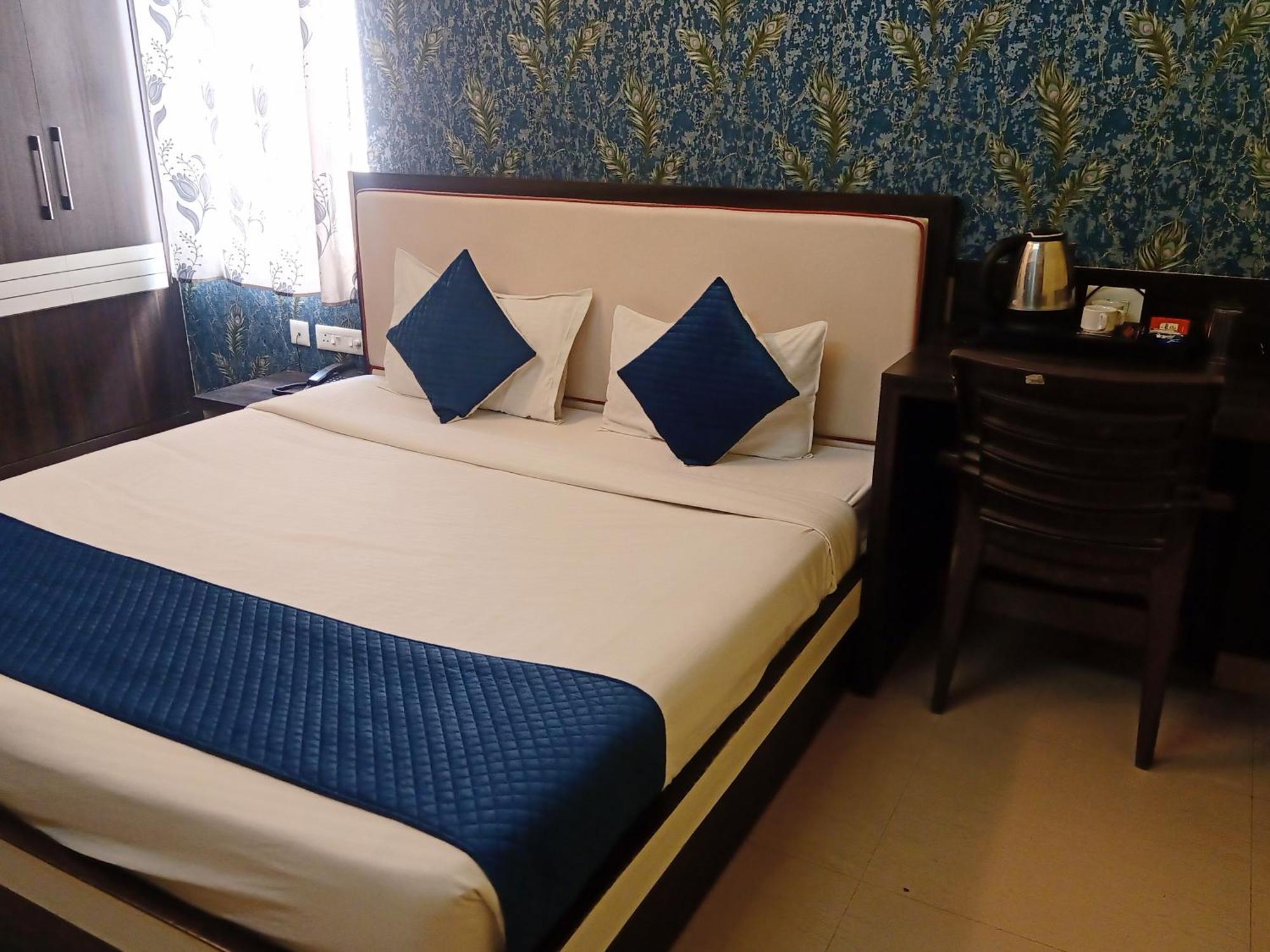Hotel Janki International 3 Km From Kashi Vishwanath Temple Free Pickup From Railway Station Váránaszi Kültér fotó