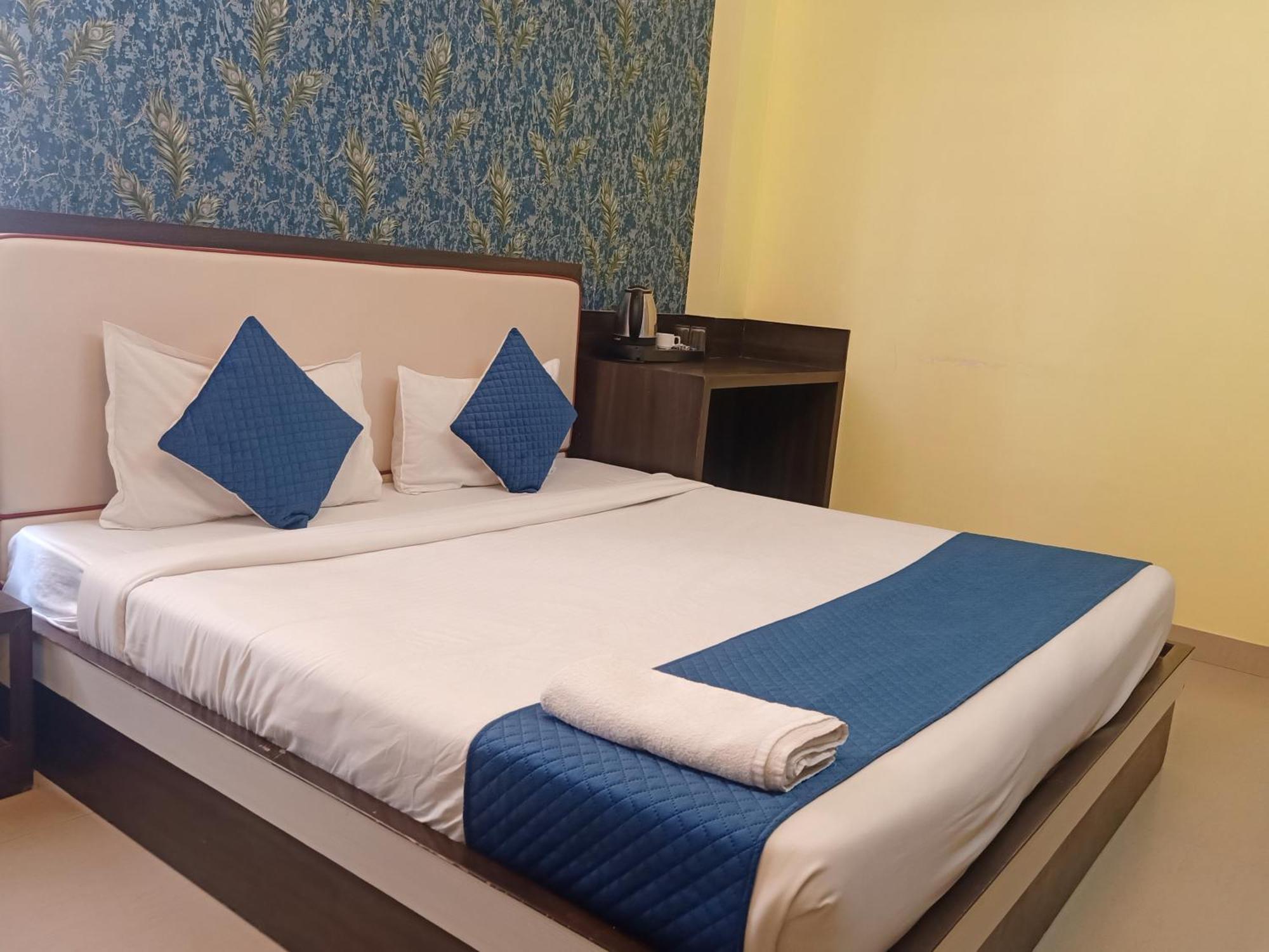 Hotel Janki International 3 Km From Kashi Vishwanath Temple Free Pickup From Railway Station Váránaszi Kültér fotó