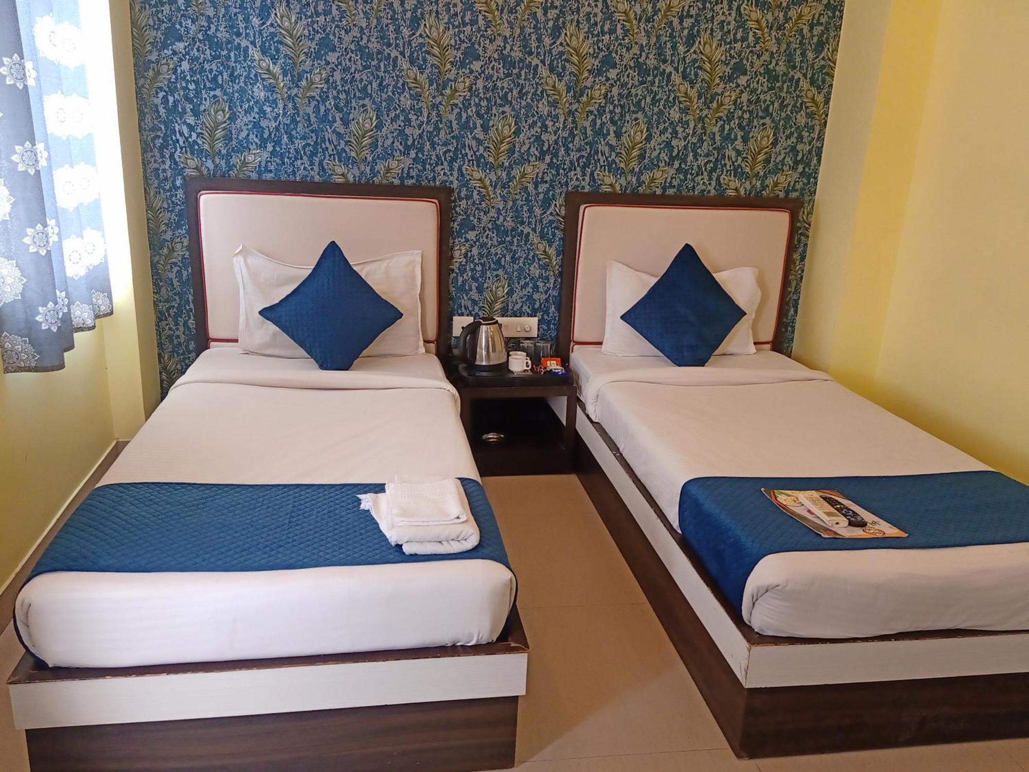 Hotel Janki International 3 Km From Kashi Vishwanath Temple Free Pickup From Railway Station Váránaszi Kültér fotó
