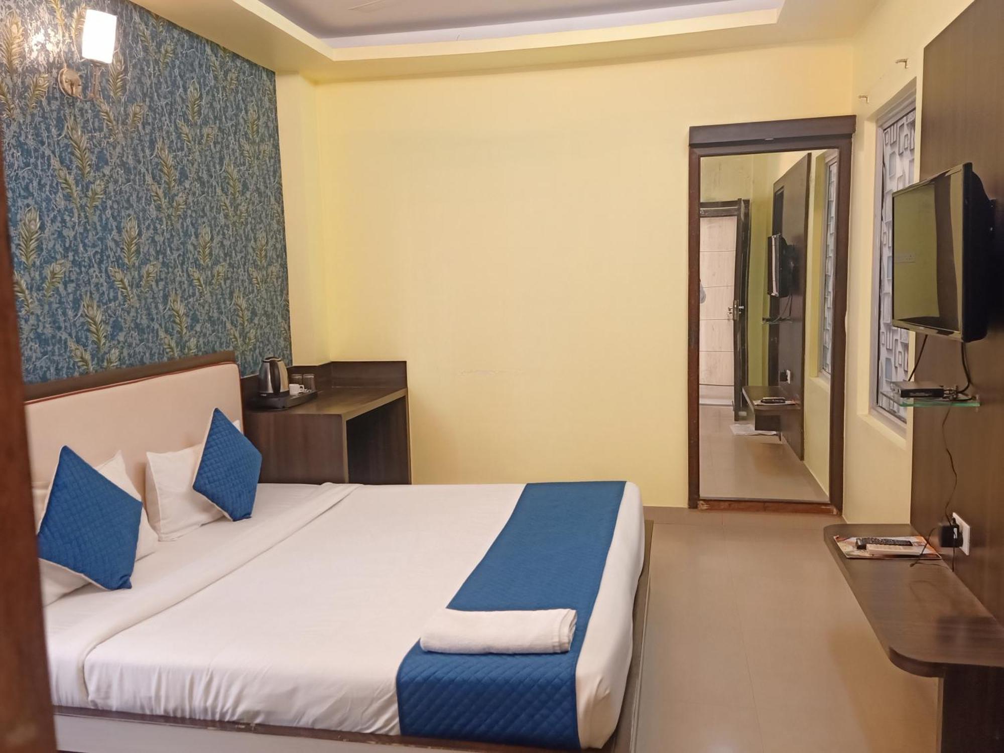 Hotel Janki International 3 Km From Kashi Vishwanath Temple Free Pickup From Railway Station Váránaszi Kültér fotó