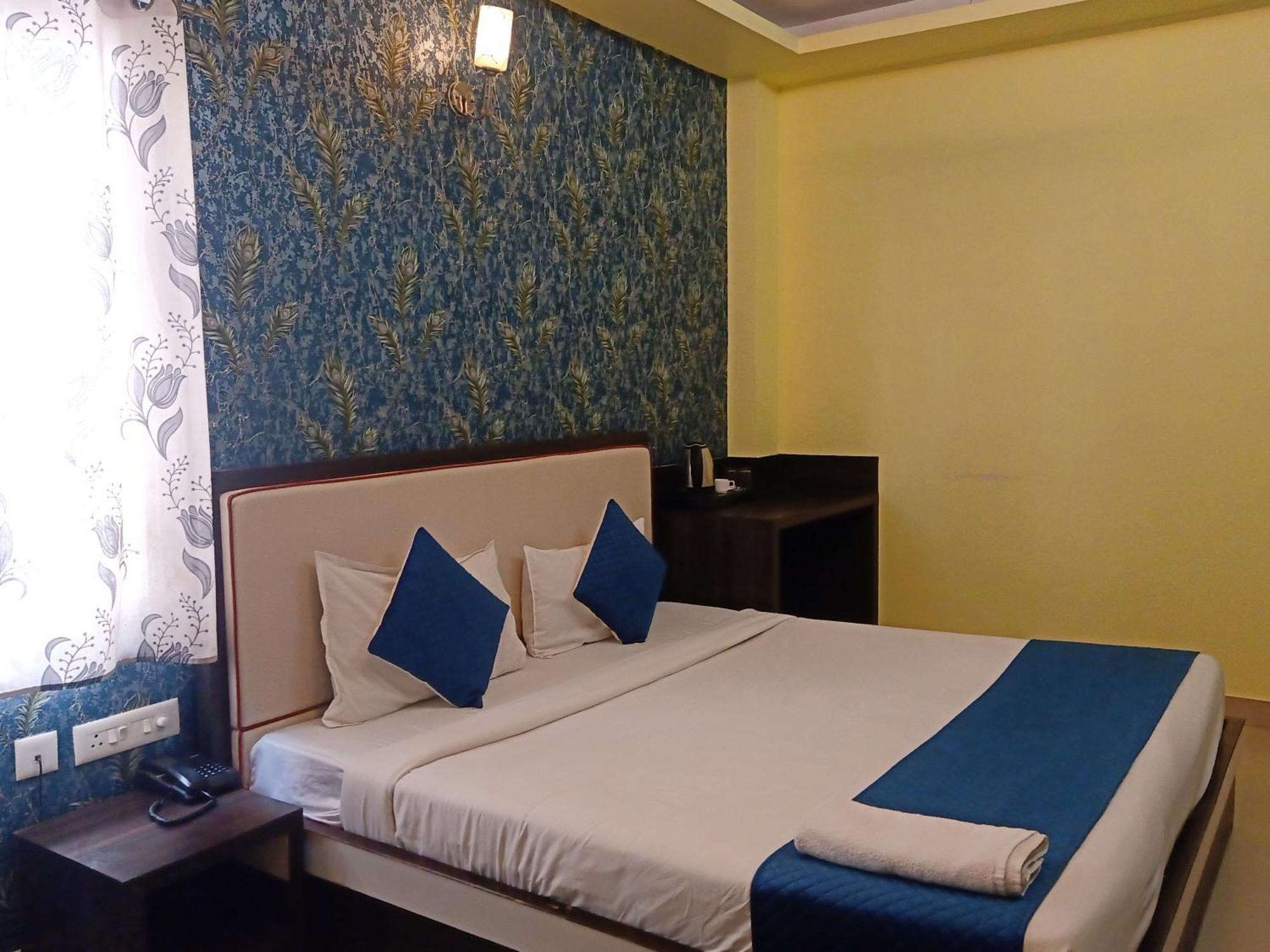 Hotel Janki International 3 Km From Kashi Vishwanath Temple Free Pickup From Railway Station Váránaszi Kültér fotó